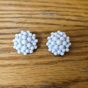 Vintage 1960s White Lucite Cluster Clip‑On Earrings Retro Bridal Midcentury